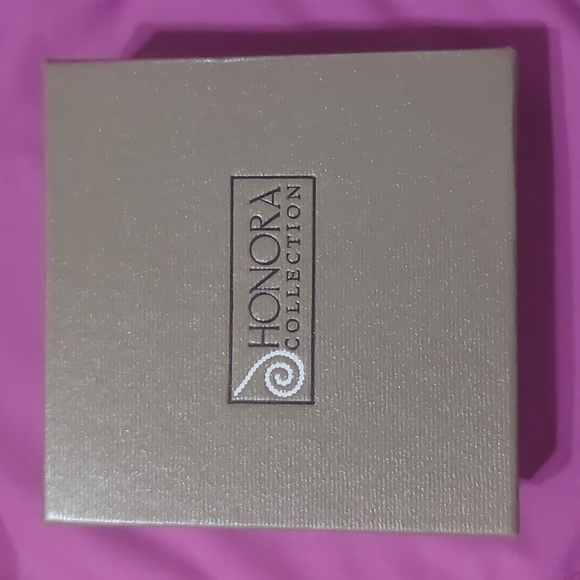 Honora Collection Fresh Pearl Stretchy Bracelets - Picture 3 of 4